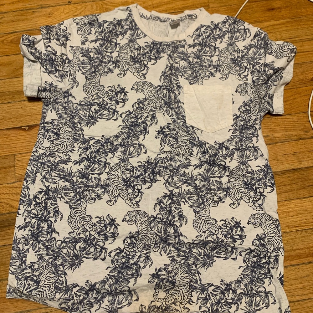 Blue white tee